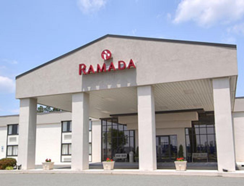Ramada Burlington Hotel And Conference Center المظهر الخارجي الصورة