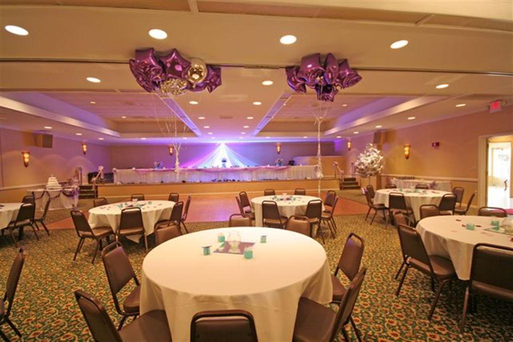 Ramada Burlington Hotel And Conference Center المظهر الخارجي الصورة